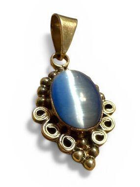 VINTAGE STERLING SILVER BLUE CAT’S EYE PENDANT – MEXICO .925